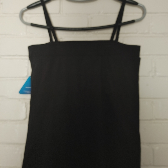 Tube top with detachable straps and built-in bra - Picture 2 of 4